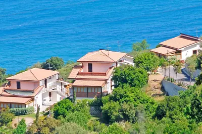 Image de Maison en pleine nature, entre la mer, le soleil et la terre à Capo d'Orlando