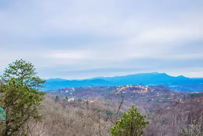 Image de Une grande évasion: vue spectaculaire sur la montagne! Top Amenities, spa, 4 miles de Pigeon Forge