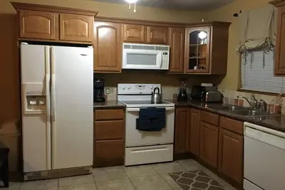 Image de Loisirs à proximité, plages de golf 2 chambres à coucher Wifi Netflix, W / D