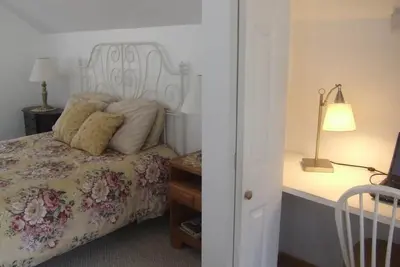 Image de Lakeville Privé / Salisbury grange à pied du lac.