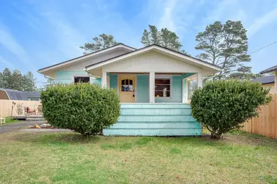Image de Cozy Cottage for 8 - Promenade à la plage, famille et animaux de compagnie! Clammers bienvenus!