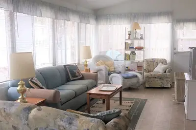 Image de Point Sebago! Près de la plage! 4 juillet semaine disponible!