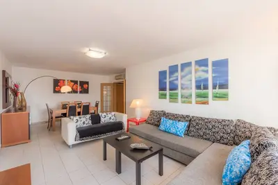 Penthouse 1 chambre (immense balcon, solarium, Wifi, garage)
