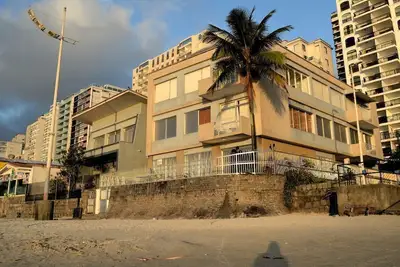 Image de Appartement face au pied de la mer sur le sable Sao Vicente avec Wi-fi!