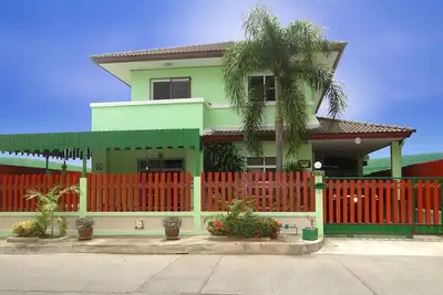 Image de Villa De Vacances \"Chez Orny\" A Kanchanaburi City Au Pont De La RIVIÈRE Kwai
