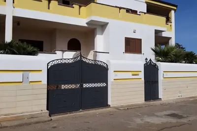 Image de La maison très spacieuse et confortable offre à ses clients avec beaucoup de tranquillité