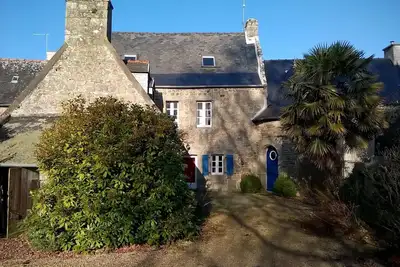 Image de Grande maison de caractère avec jardin, dans un village à 20 mn de la mer.