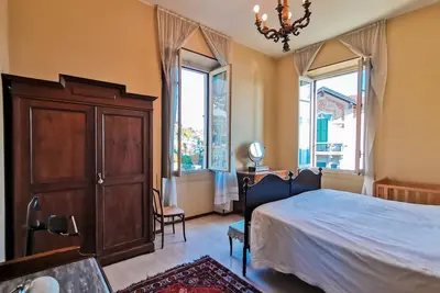 Image de villa confortable avec vue imprenable sur le lac Majeur