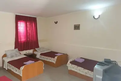 Image de Motel calme près du centre-ville avec de superbes logements familiaux et un parking gratuit