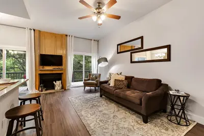 Image de South Austin Creekside Retreat