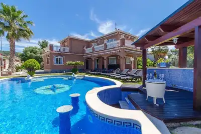 Image de Club Villamar - Grande et jolie villa avec piscine privée, terrasse ombragée, barbecue. Villa sit. . .
