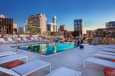 Image de 1 chambre de luxe dans le centre-ville d'Austin pour le 3 / 16-3 / 18
