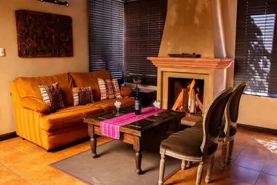 Image de Comfy 1 / bdrm Apt Entièrement équipé Parking Gated, 4 blocs f / Cntl Park Peu coûteux!