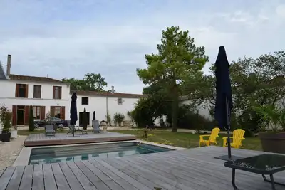 Image de Gite Fremigere - 4* - 6 Bedrooms -Campagne-Mer-Piscine - sleeps 14