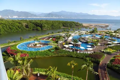 Image de Grand Luxxe 3br Loft avec piscine privée et 16 tours de golf inclus