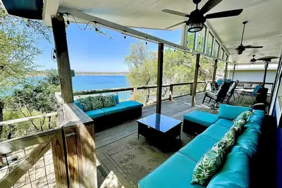 Image de Lake Haus-Belle maison au bord du lac, cuisine mise à jour, véranda Lrg, vue imprenable