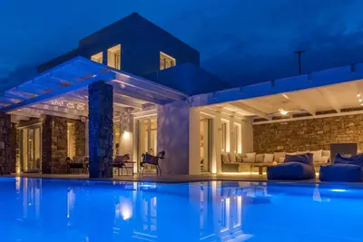 Image de Artemis - Sept Chambres Villa, Couchages 17