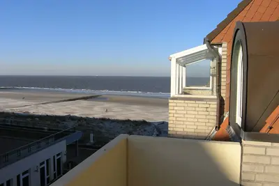 Image de Appartement sur la plage avec vue sur la mer pour jusqu'Ă 4 personnes