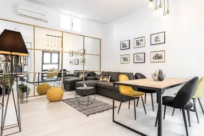 Image de Waou Malasaña es Mia - Corta Duración