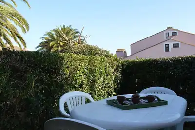 Image de Appartement T2 avec Piscine, Proche Plage, Terrasse et Parking Privé à Saint-Cyprien