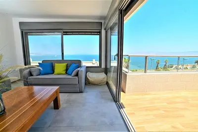 Triple terrasse Galilée à 180 ° avec vue sur la mer