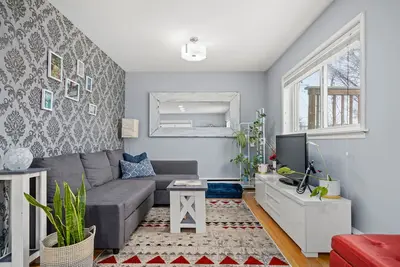 Image de ☼ Bright 1 Br ☼ Près de la bousculade / Dt / concerts / matchs de hockey / Bmo / inglewood / Zoo