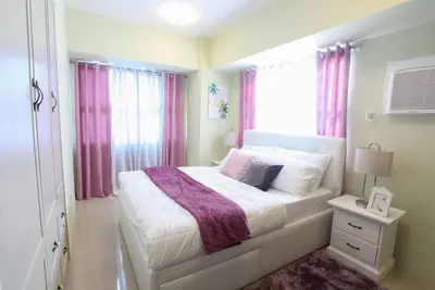 Image de Tout l'appartement de luxe à 2 lits et 2 salles de bain, au coeur de la ville de Cebu avec d'excellentes vues