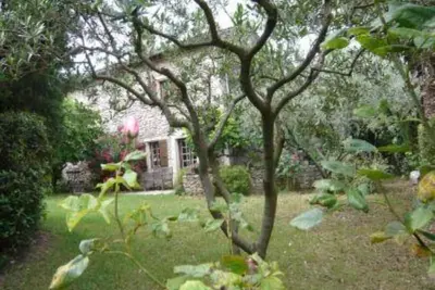 Image de Proche de la Cèze, belle maison ancienne avec jardin dans hameau calme.