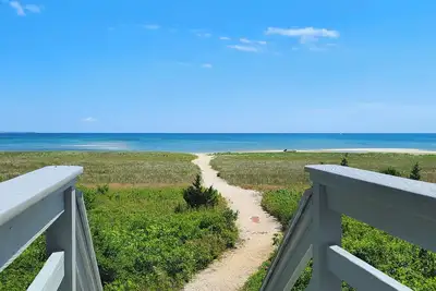 Image de 5bd Waterfront Home - Vues spectaculaires sur la baie et accès direct à la plage