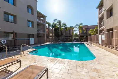 Image de Nouveau! Magnifique condo! Piscine chaufee! 6 couchages - Super emplacement!