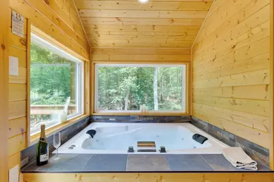 Image de Salle de jeux, Table de billard, Jacuzzi, Cheminée, Équitation gratuite, Ski, Foyer