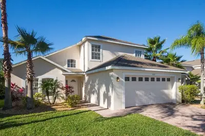Image de Réserve des Highlands avec piscine et spa face au sud-ouest. Nouvelle salle de jeux.