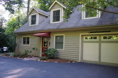 Image de Privé et pratique, randonnée, patio agréable, près de Asheville & Hendersonville