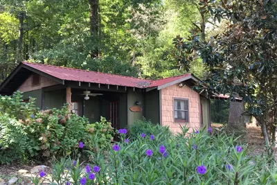 Image de Magnifique cabine confortable en face du lac Guntersville