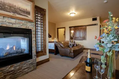 Image de White Buffalo Club - Suite cheminée