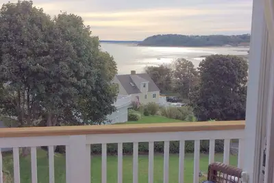 Image de Grande location de cou avec vue sur l'eau!