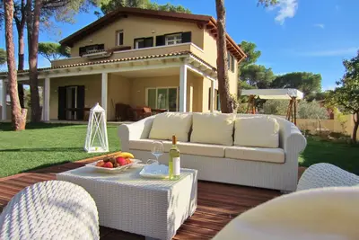 Image de Magnifique Villa Santa Margherita Pula A Quelques MÈTRES De La Mer