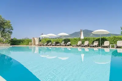 Image de Belle maison Ă Stella Cilento avec.