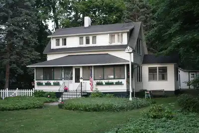 Image de Cottage de charme sur Lakeshore Drive