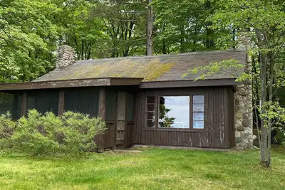 Image de Cottage avec accès direct sur Big Glen. Animaux Ok. Août 2019 toujours disponible.
