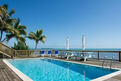 Image de Beau domaine de 7 Br à Islamorada, en Floride, avec piscine, impuretés et plage de sable!