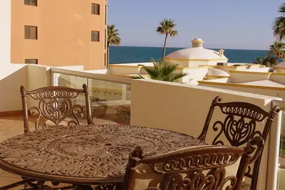 Image de Spectaculaire 2 chambres à coucher sur la plage de sable à Las Palmas Resort B-204