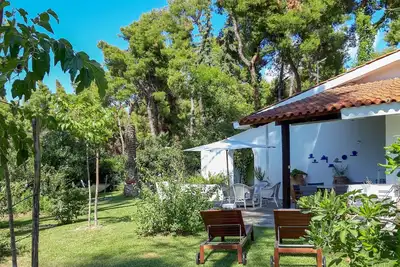 Image de Villa Aurora Ă Sani avec jardin et piscine, par Jj Hospitality