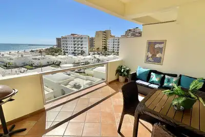 Image de Spectaculaire Condo 1 Chambre sur la Plage de Sable à Las Palmas Resort B-502