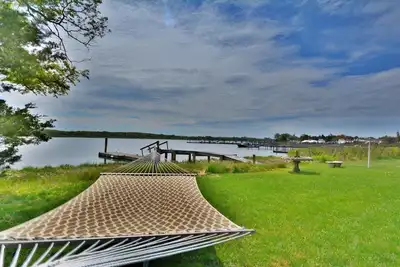 Image de Retraite au bord de l'eau avec ponton à Southampton avec piscine chauffée à vélo