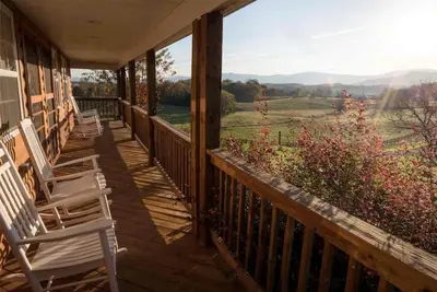 Image de Cabine de luxe pour 8 @ River's Bend Ranch; accès à la rivière et promenades sur le site.