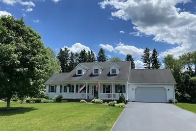 Image de Grande maison-Sleeps 10-14 & amp; Juste 4 miles à Psu