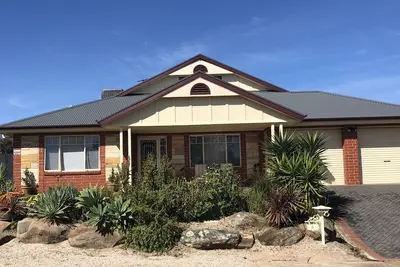 Image de Bel appartement avec cour privée et somptueux repas