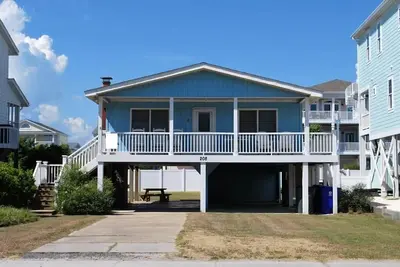 Image de Grand cottage de 2e rangée - Emplacement fantastique!