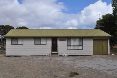 Image de Stoneybroke - Couch Beach